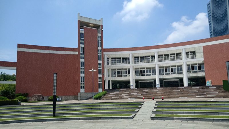 揭秘电子科技公司品牌差异：不只是参数那么简单